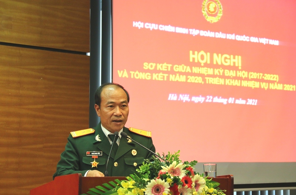 Hội CCB Tập đoàn tổ chức sơ kết giữa nhiệm kỳ 2017-2022, triển khai nhiệm vụ năm 2021