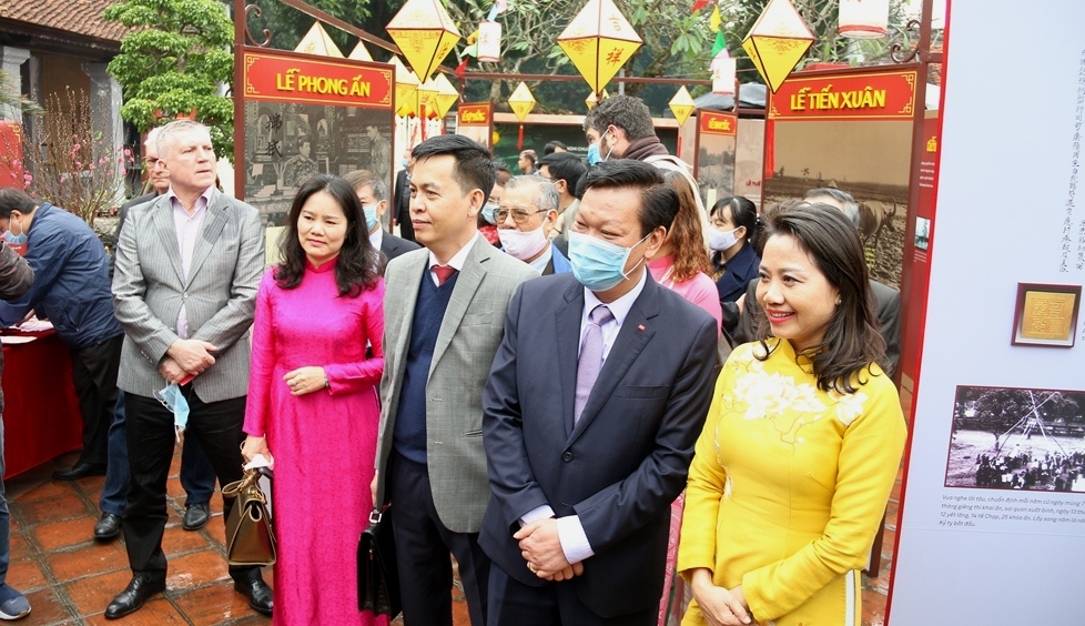 Tái hiện Tết cung đình xưa tại Văn Miếu - Quốc Tử Giám Tái hiện Tết cung đình xưa tại Văn Miếu - Quốc Tử Giám