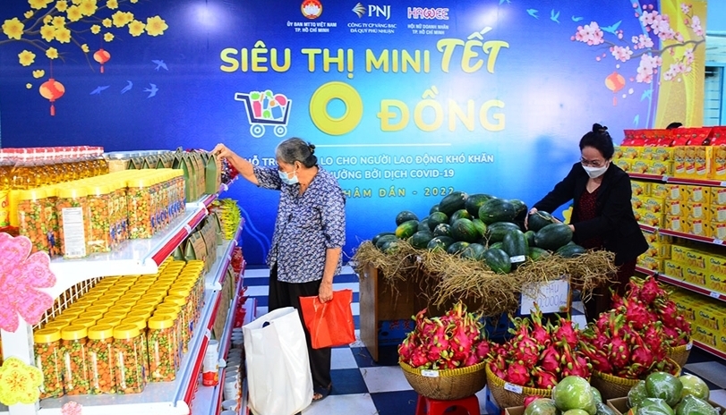 “Siêu thị mini Tết 0 đồng” chia sẻ với người lao động khó khăn đón Tết