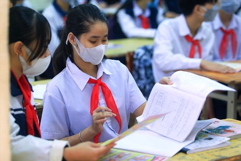 Hà Nội: Học sinh lớp 7 - 12 trở lại trường từ 8/2
