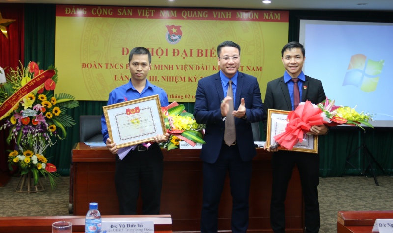 tuoi tre vpi vung tin doan ket sang tao thap sang ngon lua tri tue dau khi