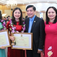 cd dkvn tham hoi tang qua cac gia dinh chinh sach tinh thanh hoa