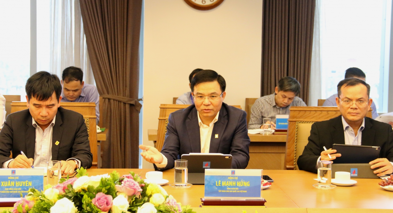 tong giam doc pvn le manh hung tiep lanh dao tap doan hoa chat viet nam