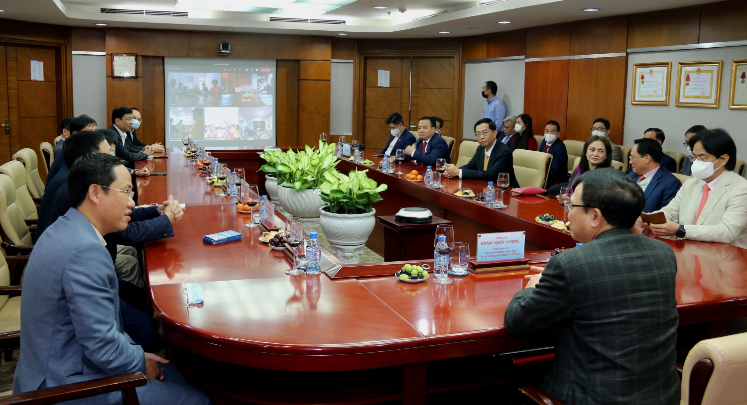 Chủ tịch HĐTV Petrovietnam Hoàng Quốc Vượng thăm và chúc Tết các đơn vị dầu khí tại Hà Nội
