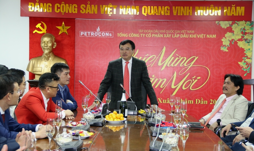 Chủ tịch HĐTV Petrovietnam Hoàng Quốc Vượng thăm và chúc Tết các đơn vị dầu khí tại Hà Nội