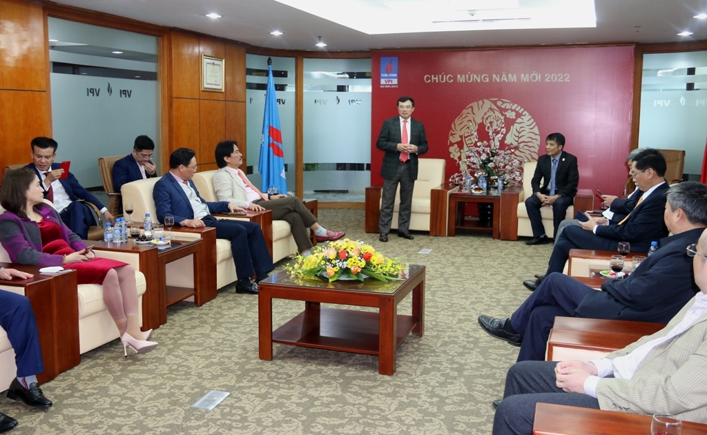 Chủ tịch HĐTV Petrovietnam Hoàng Quốc Vượng thăm và chúc Tết các đơn vị dầu khí tại Hà Nội