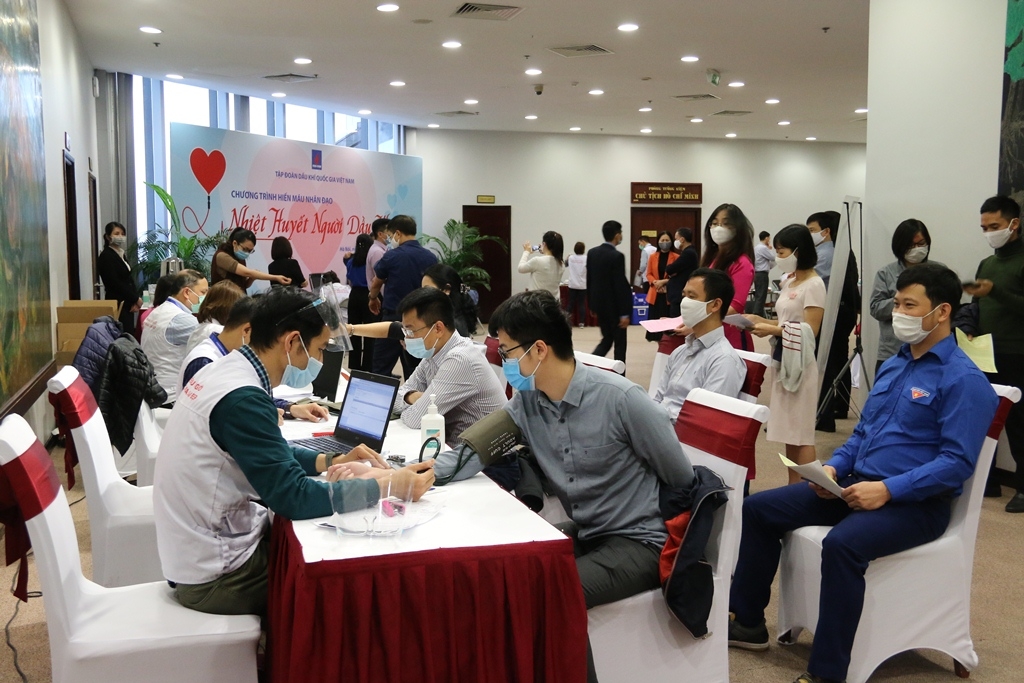 Chủ tịch HĐTV Petrovietnam Hoàng Quốc Vượng kêu gọi toàn thể người lao động Dầu khí tham gia hiến máu