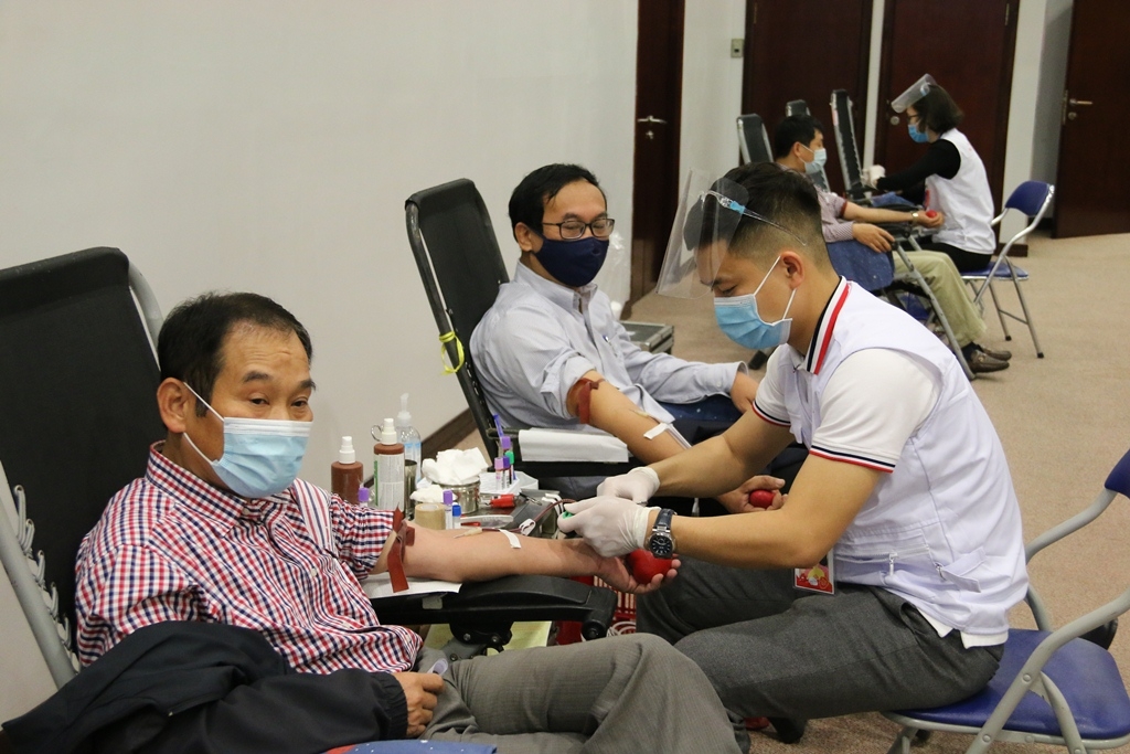 Chủ tịch HĐTV Petrovietnam Hoàng Quốc Vượng kêu gọi toàn thể người lao động Dầu khí tham gia hiến máu
