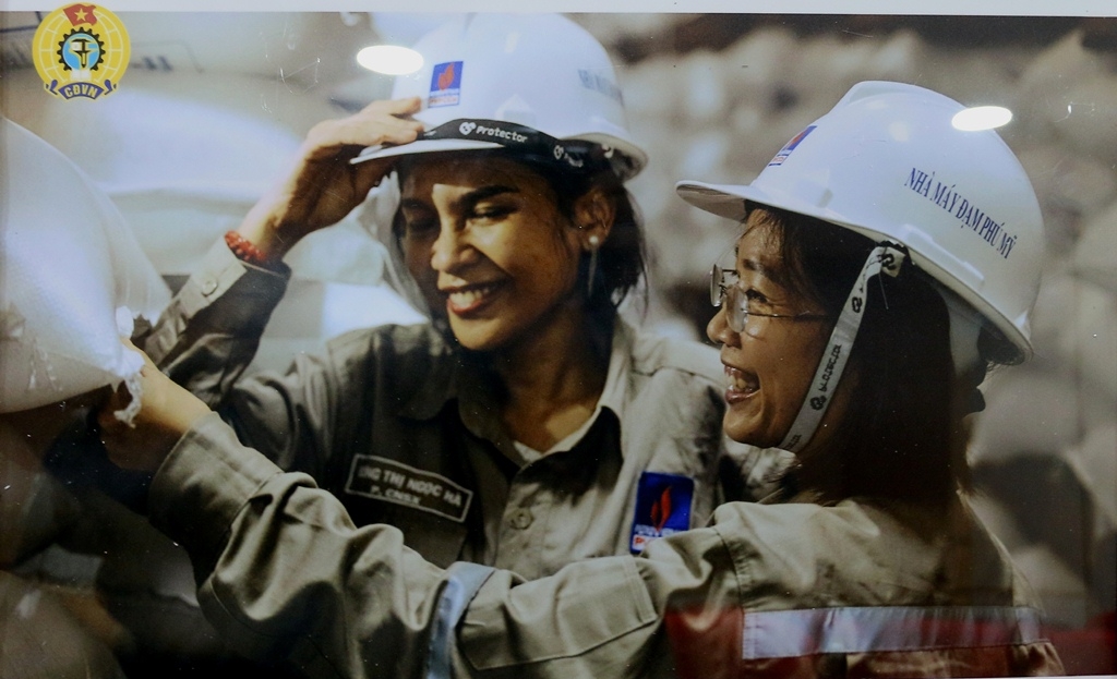 Công đoàn Cơ quan Tổng công ty Phân bón và Hóa chất Dầu khí đoạt giải cuộc thi ảnh “Nét đẹp công đoàn và người lao động” do Tổng Liên đoàn Lao động Việt Nam tổ chức Công đoàn Cơ quan Tổng công ty Phân bón và Hóa chất Dầu khí đoạt giải cuộc thi ảnh “Nét đẹp công đoàn và người lao động” do Tổng Liên đoàn Lao động Việt Nam tổ chức