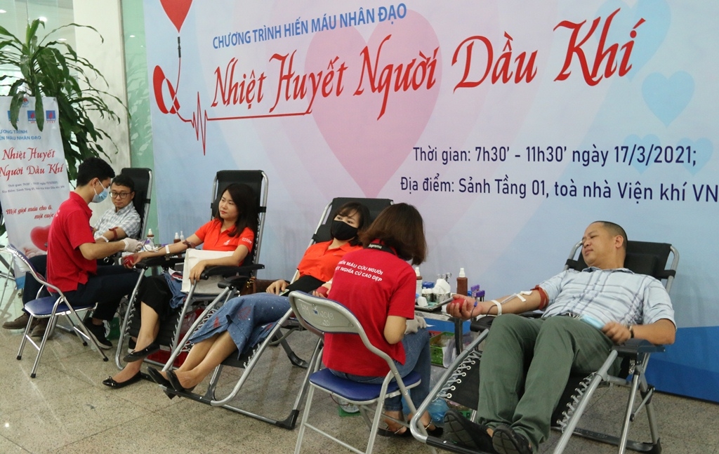 Tuổi trẻ 4 đơn vị Dầu khí tổ chức chương trình hiến máu “Nhiệt huyết người Dầu khí”