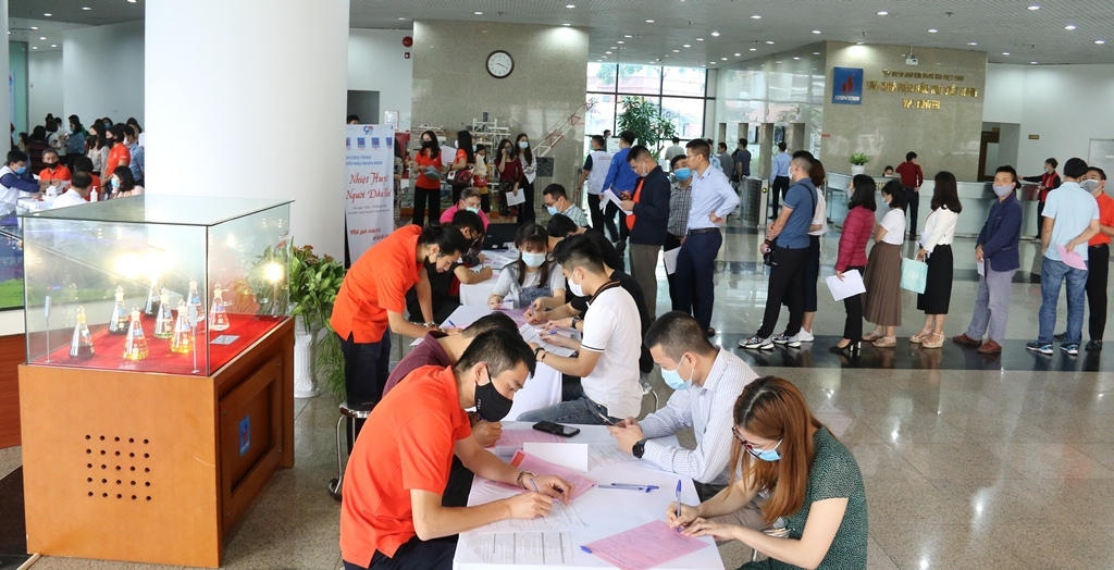 Tuổi trẻ 4 đơn vị Dầu khí tổ chức chương trình hiến máu “Nhiệt huyết người Dầu khí”