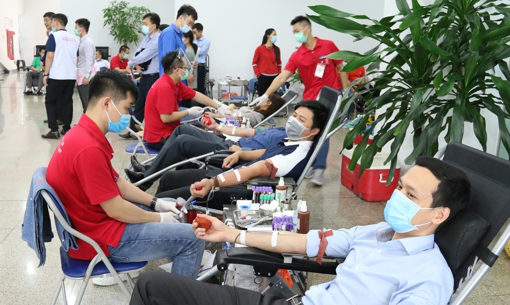 Tuổi trẻ 4 đơn vị Dầu khí tổ chức chương trình hiến máu “Nhiệt huyết người Dầu khí”