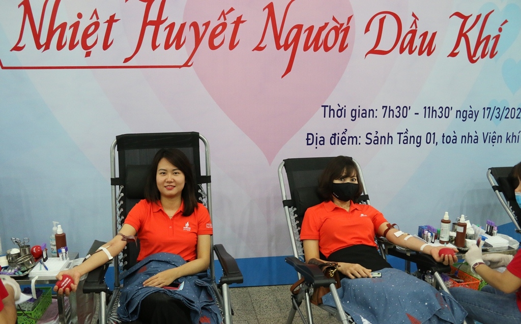 Tuổi trẻ 4 đơn vị Dầu khí tổ chức chương trình hiến máu “Nhiệt huyết người Dầu khí”