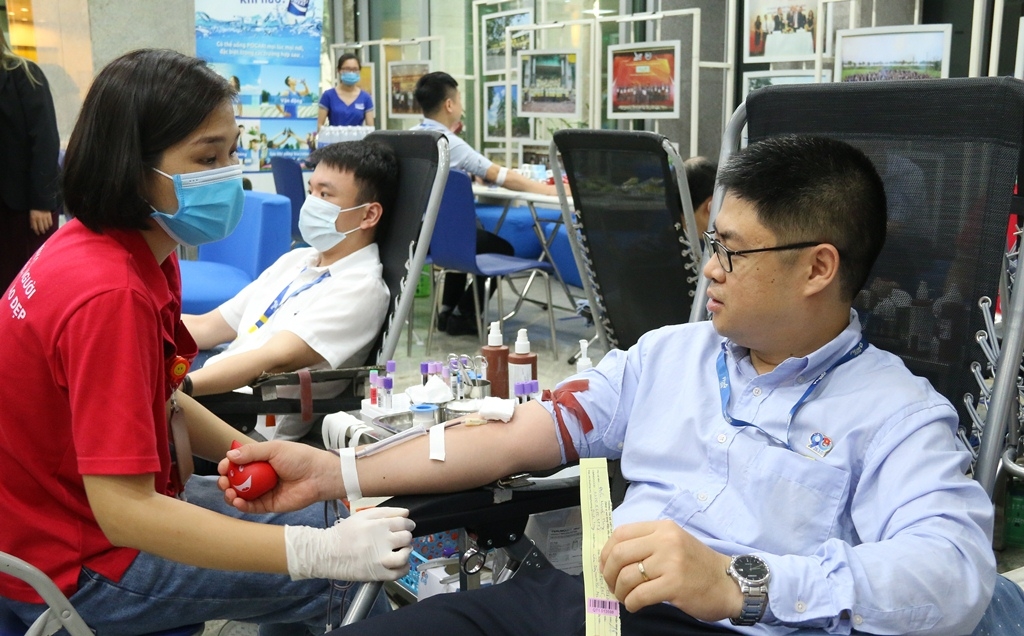 Ngày hội hiến máu “Giọt xuân hồng PVcomBank”