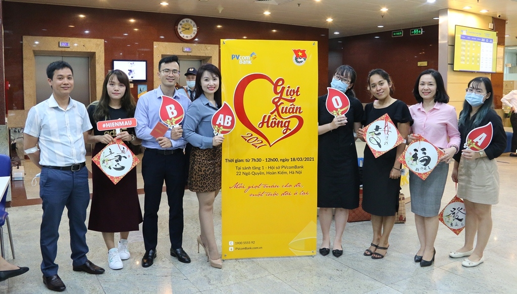 Ngày hội hiến máu “Giọt xuân hồng PVcomBank”