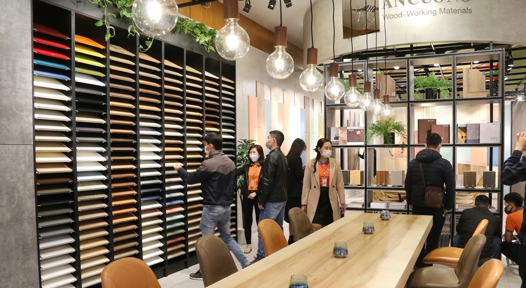 Hơn 200 doanh nghiệp trưng bày sản phẩm công nghệ tiên tiến tại Vietbuild Hà Nội 2021