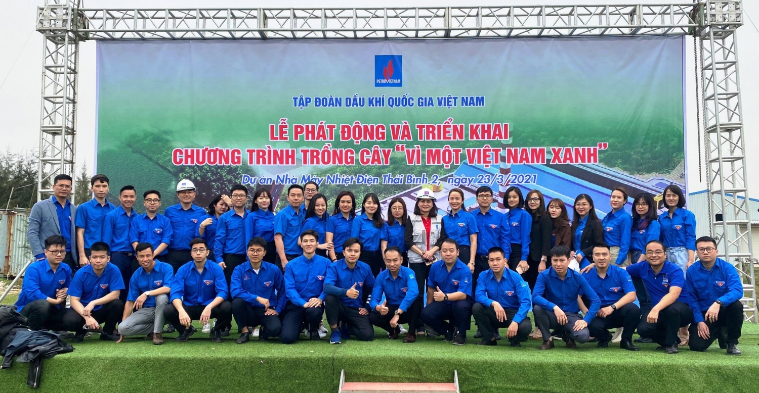Tuổi trẻ các đơn vị Cụm Phối hợp hoạt động Đoàn Petrovietnam khu vực phía Bắc tổ chức về nguồn giáo dục truyền thống lịch sử