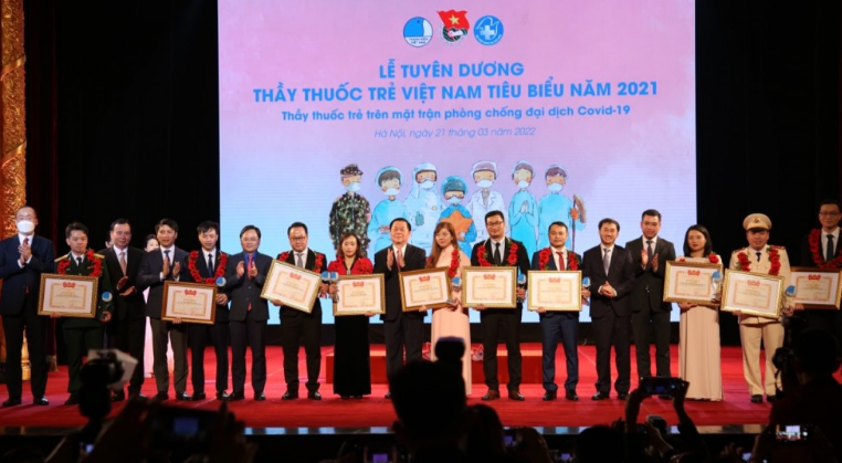 Vinh danh 10 Thầy thuốc trẻ Việt Nam tiêu biểu năm 2021