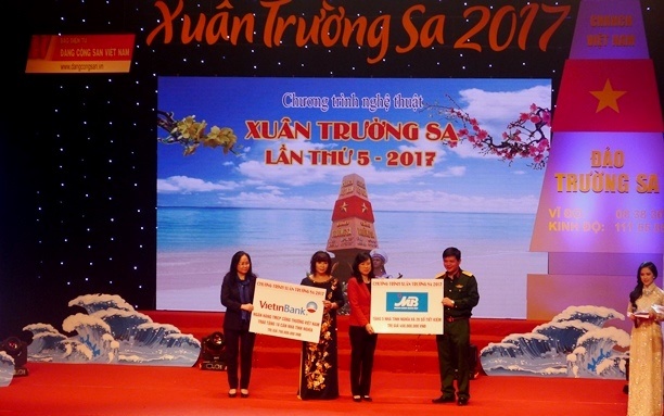 xuan truong sa am ap nghia tinh dat lien voi bien dao