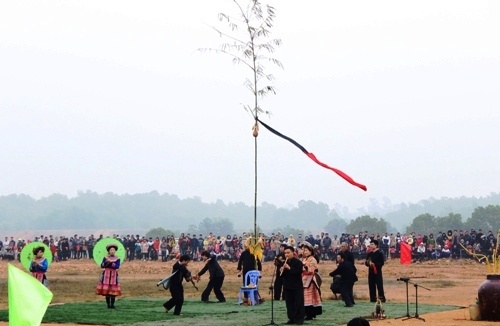 kham pha sac mau cac dan toc viet nam tai thu do