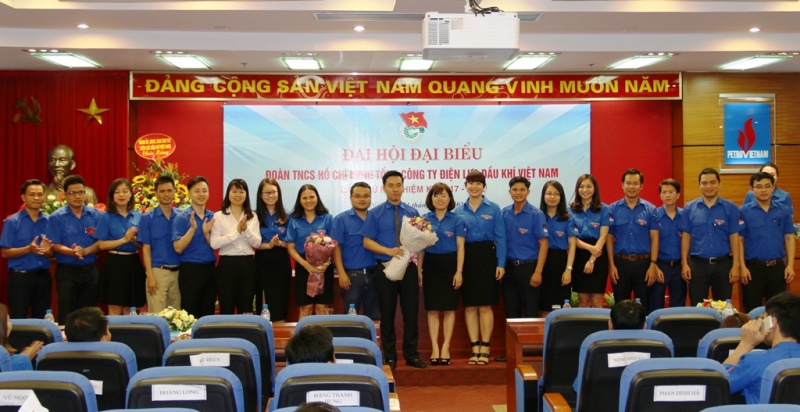 tuoi tre pv power xung kich sang tao thap sang tuong lai
