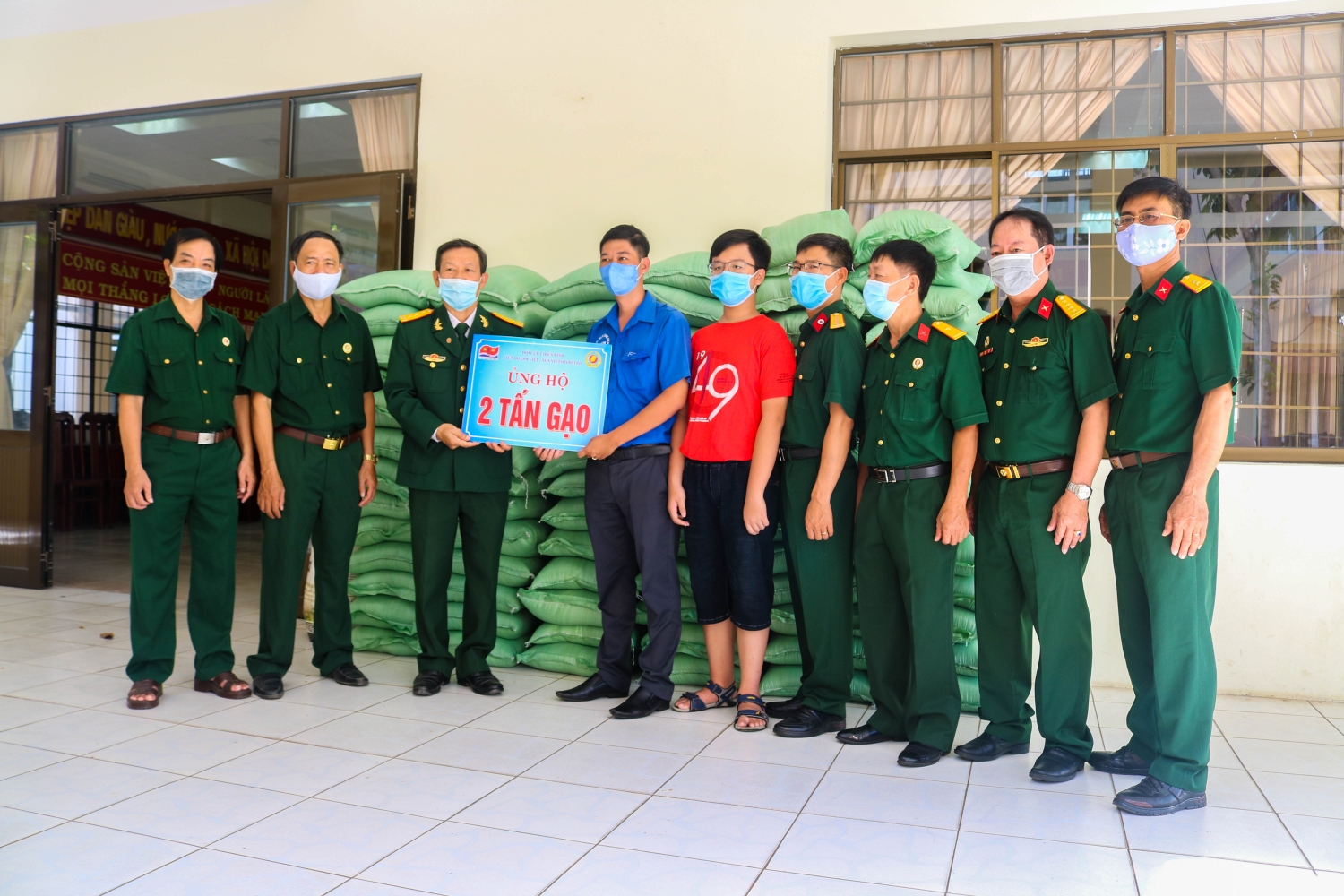 hoi ccb tap doan thi dua trien khai cac giai phap ung pho voi dich covid 19 va gia dau giam sau