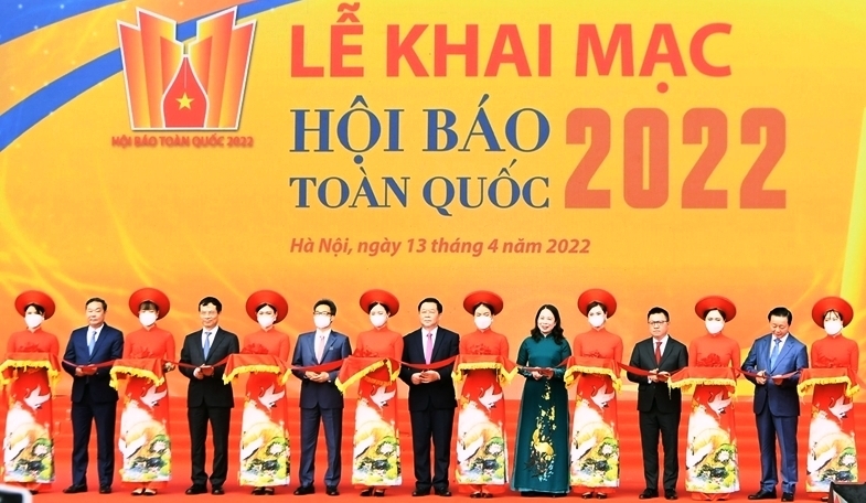 Báo chí Việt Nam đoàn kết, chuyên nghiệp, hiện đại và nhân văn Báo chí Việt Nam đoàn kết, chuyên nghiệp, hiện đại và nhân văn