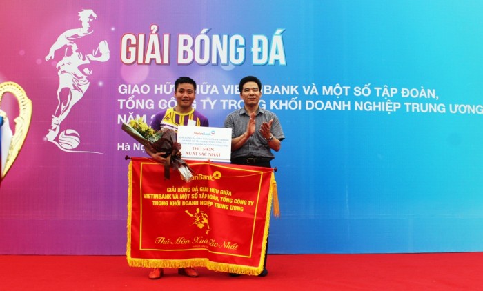 doi bong da pvn vo dich giai vietinbank va cac tap doan tong cong ty