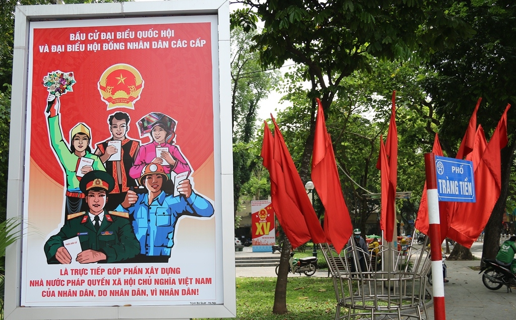 Hà Nội trang hoàng rực rỡ mừng ngày hội lớn