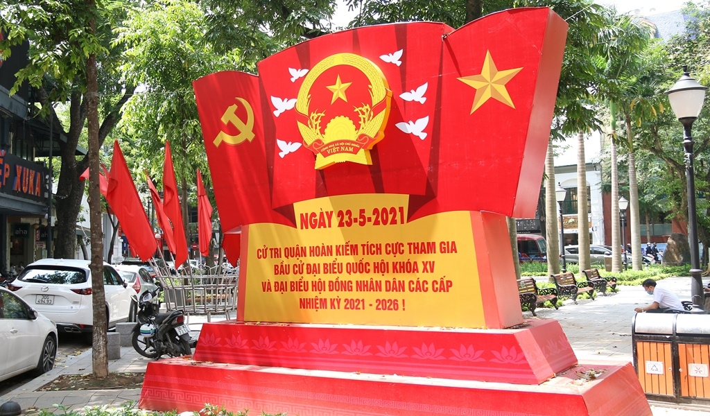 Hà Nội trang hoàng rực rỡ mừng ngày hội lớn
