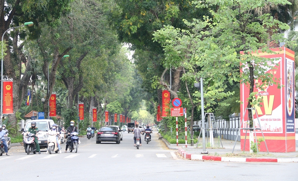 Hà Nội trang hoàng rực rỡ mừng ngày hội lớn