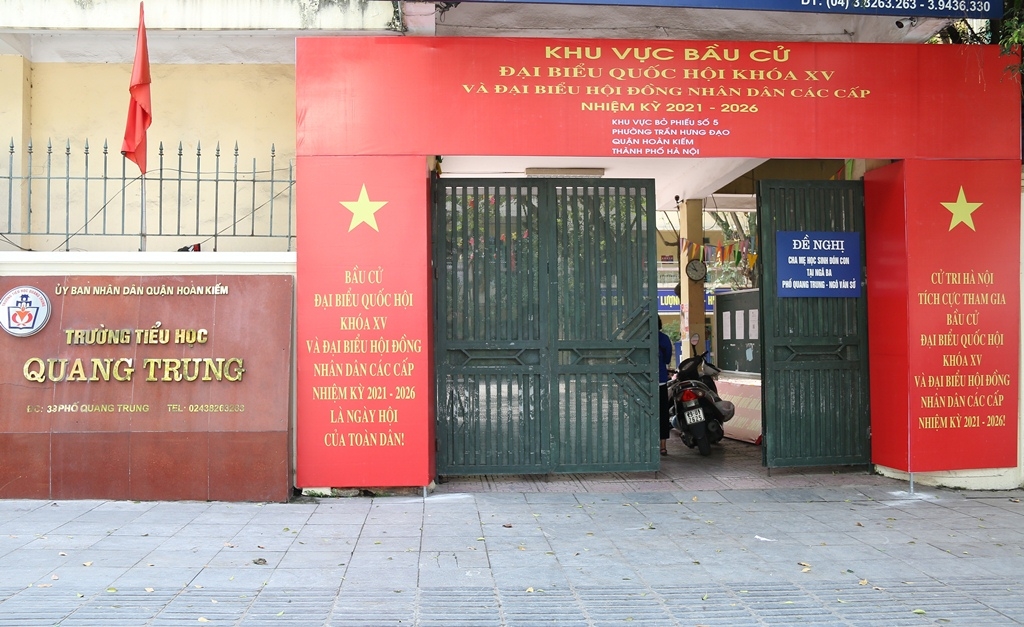 Hà Nội trang hoàng rực rỡ mừng ngày hội lớn
