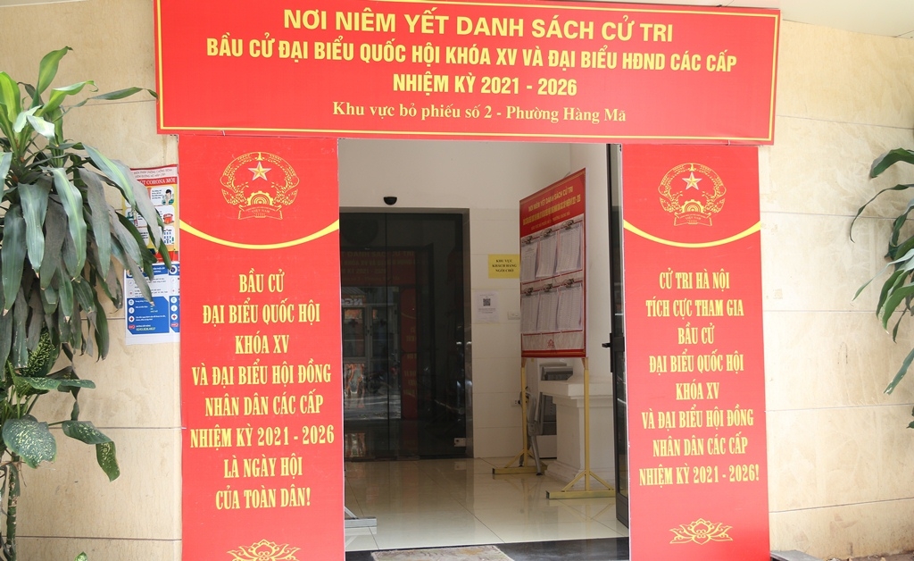 Hà Nội trang hoàng rực rỡ mừng ngày hội lớn