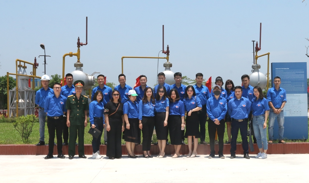 Tuổi trẻ PETROCONs tổ chức về nguồn giáo dục truyền thống lịch sử tại Thái Bình