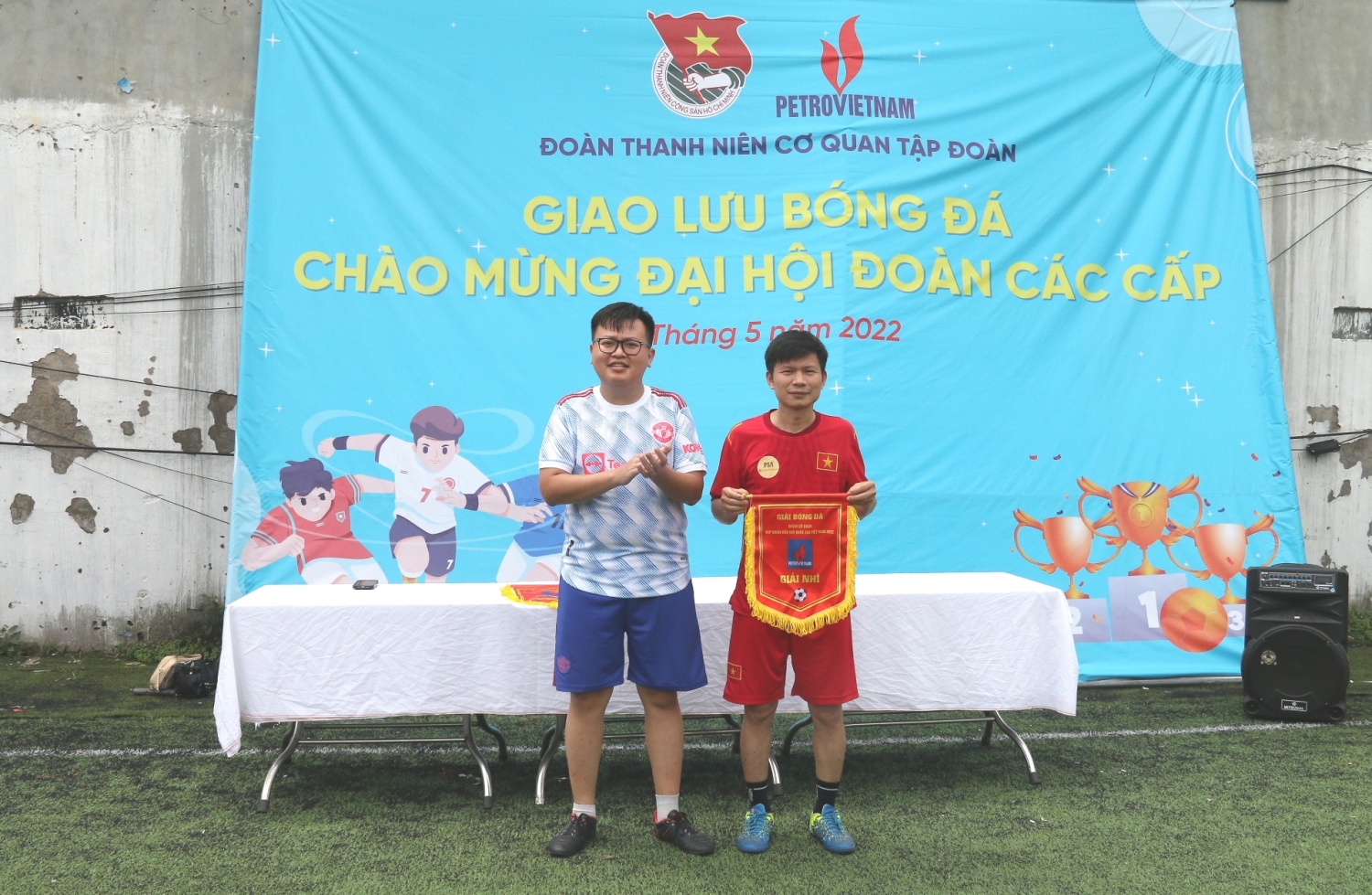 Đoàn Thanh niên Cơ quan Tập đoàn bế mạc giải bóng đá chào mừng Đại hội Đoàn các cấp