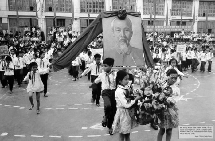 khoanh khac tre em thoi chien tai van mieu quoc tu giam