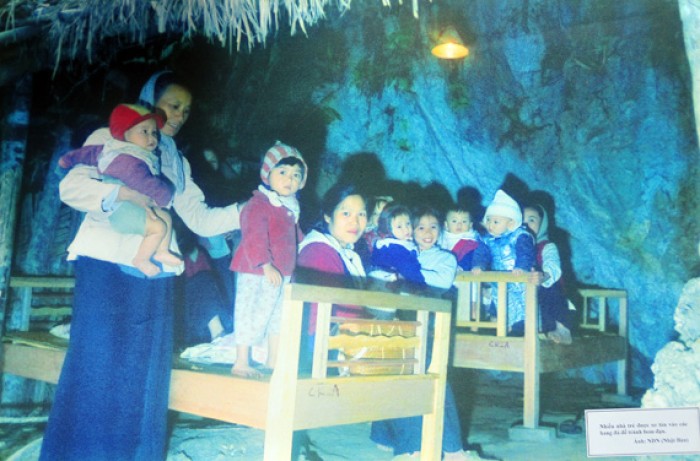 khoanh khac tre em thoi chien tai van mieu quoc tu giam