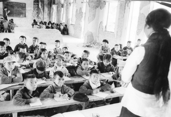 khoanh khac tre em thoi chien tai van mieu quoc tu giam