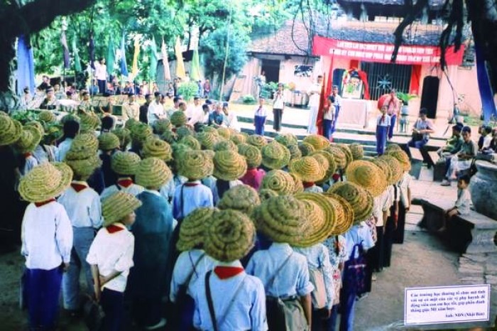 khoanh khac tre em thoi chien tai van mieu quoc tu giam