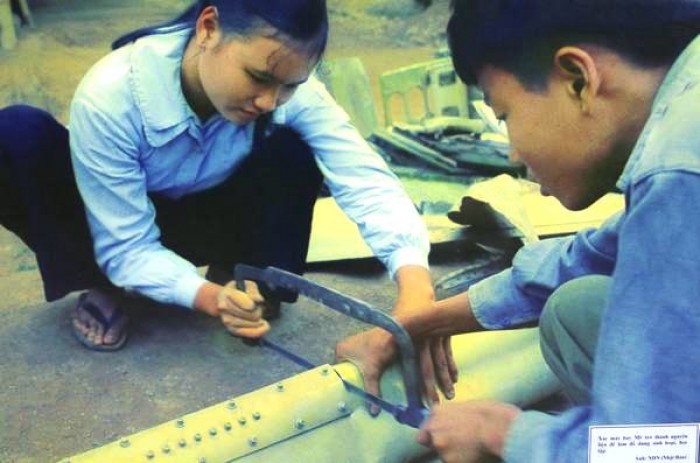 khoanh khac tre em thoi chien tai van mieu quoc tu giam