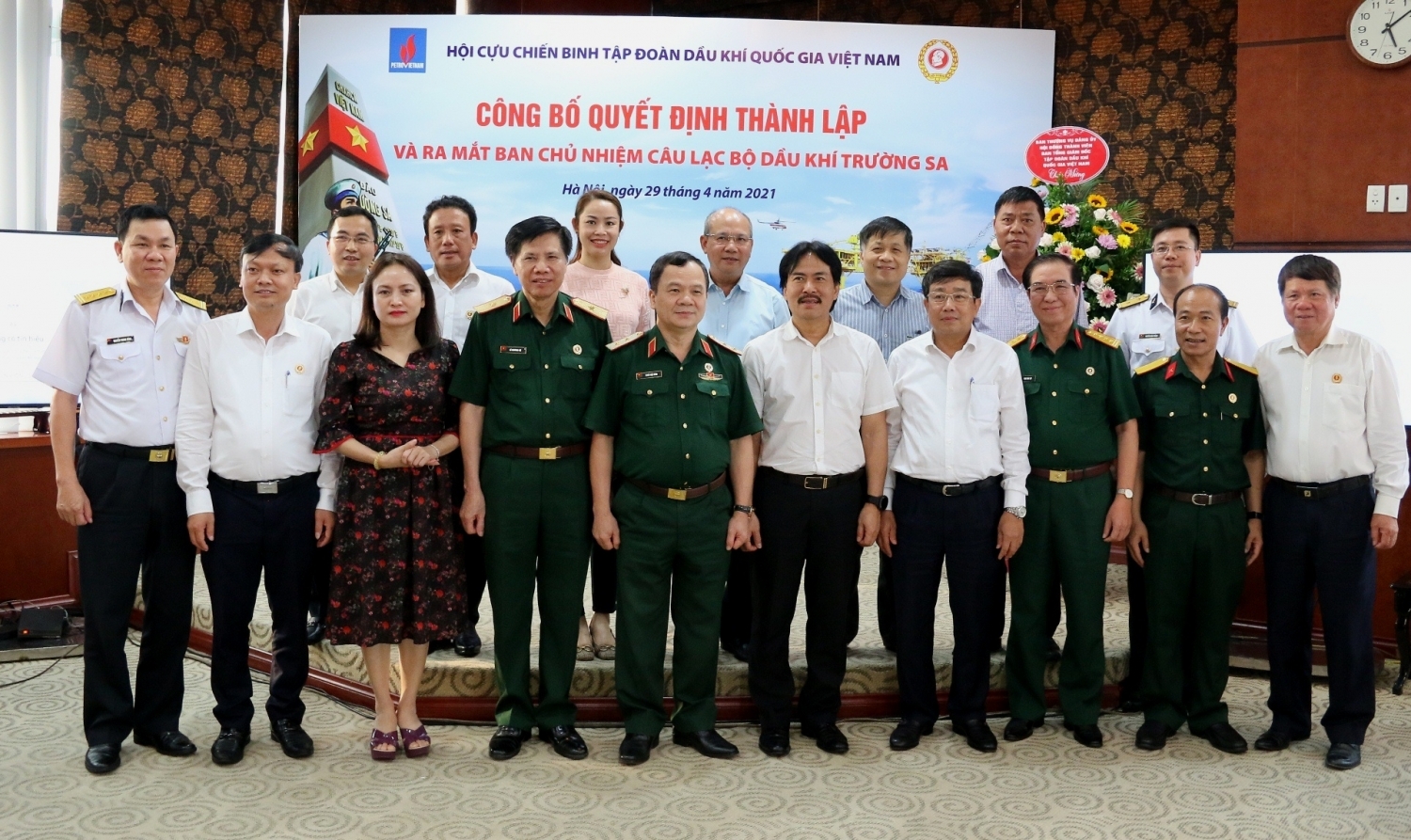 Học tập và làm theo Bác là nhiệm vụ thường xuyên