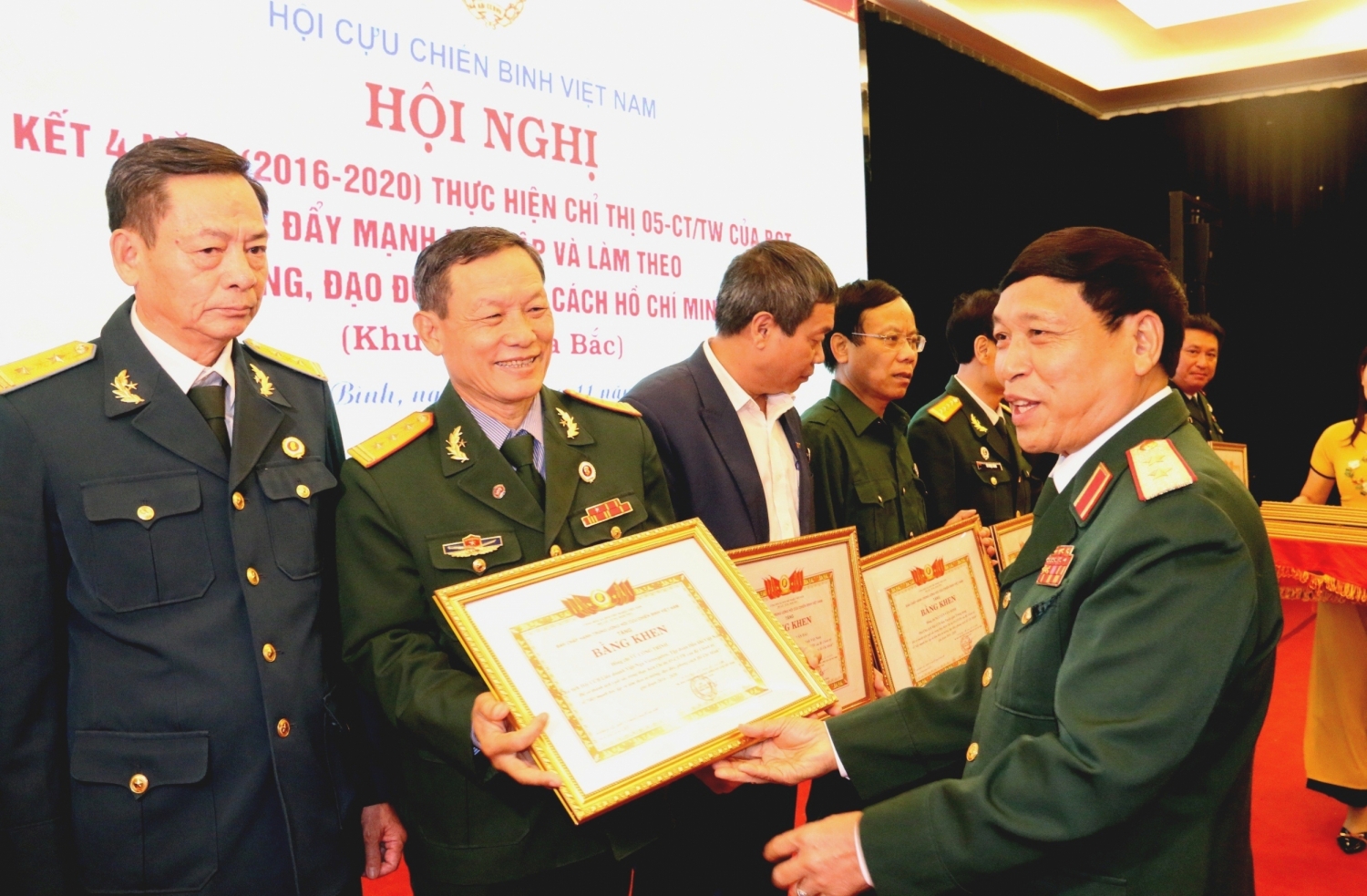Học tập và làm theo Bác là nhiệm vụ thường xuyên