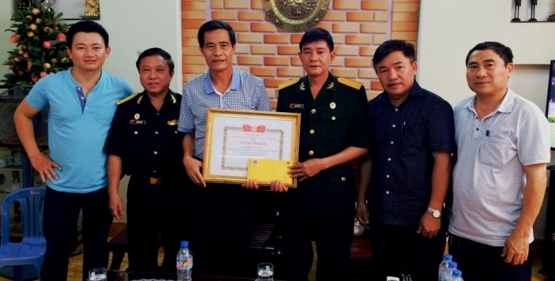 hoi ccb pvi tham tang qua hoi vien mac benh hiem ngheo