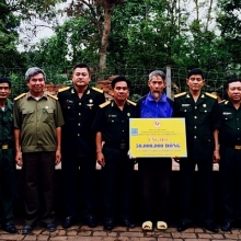 Hội CCB PVI thăm, tặng quà hội viên mắc bệnh hiểm nghèo