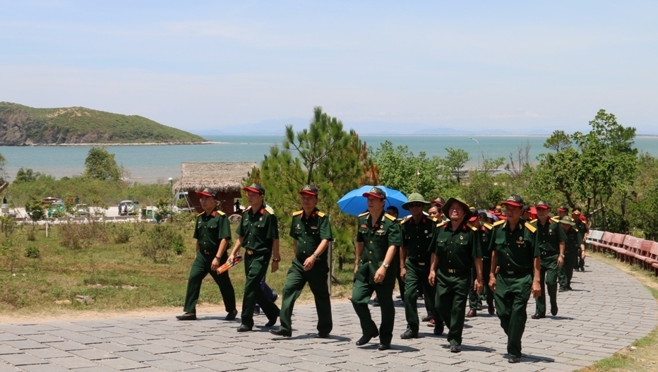 hoi ccb tap doan vieng mo dai tuong vo nguyen giap