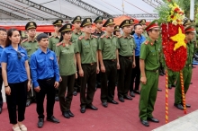 doan thanh nien tap doan ve tham que bac