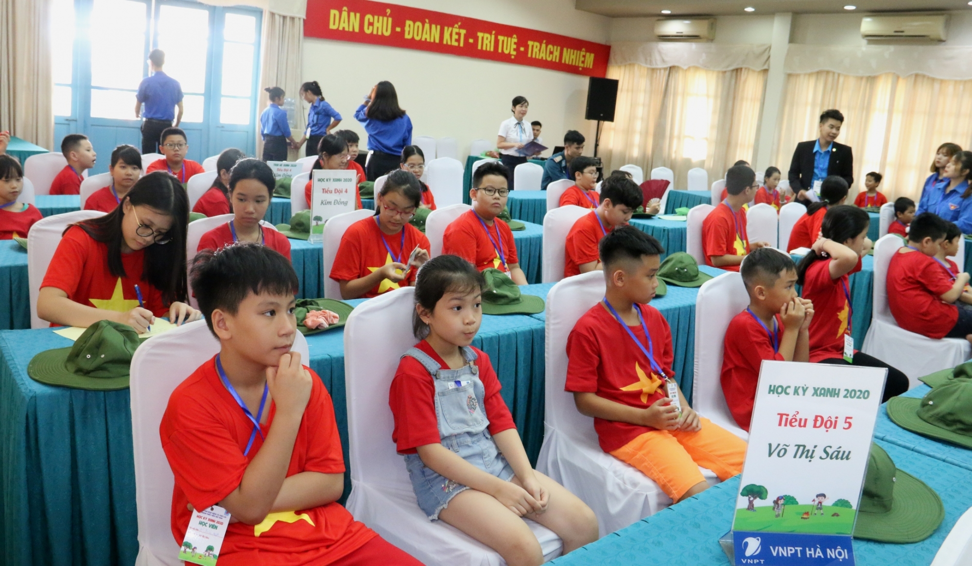 doan thanh nien co quan tap doan to chuc le khai giang hoc ky xanh 2020