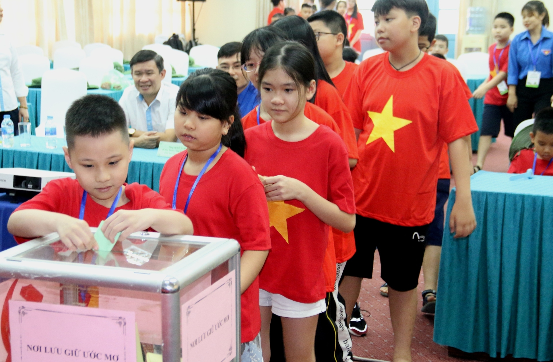 doan thanh nien co quan tap doan to chuc le khai giang hoc ky xanh 2020