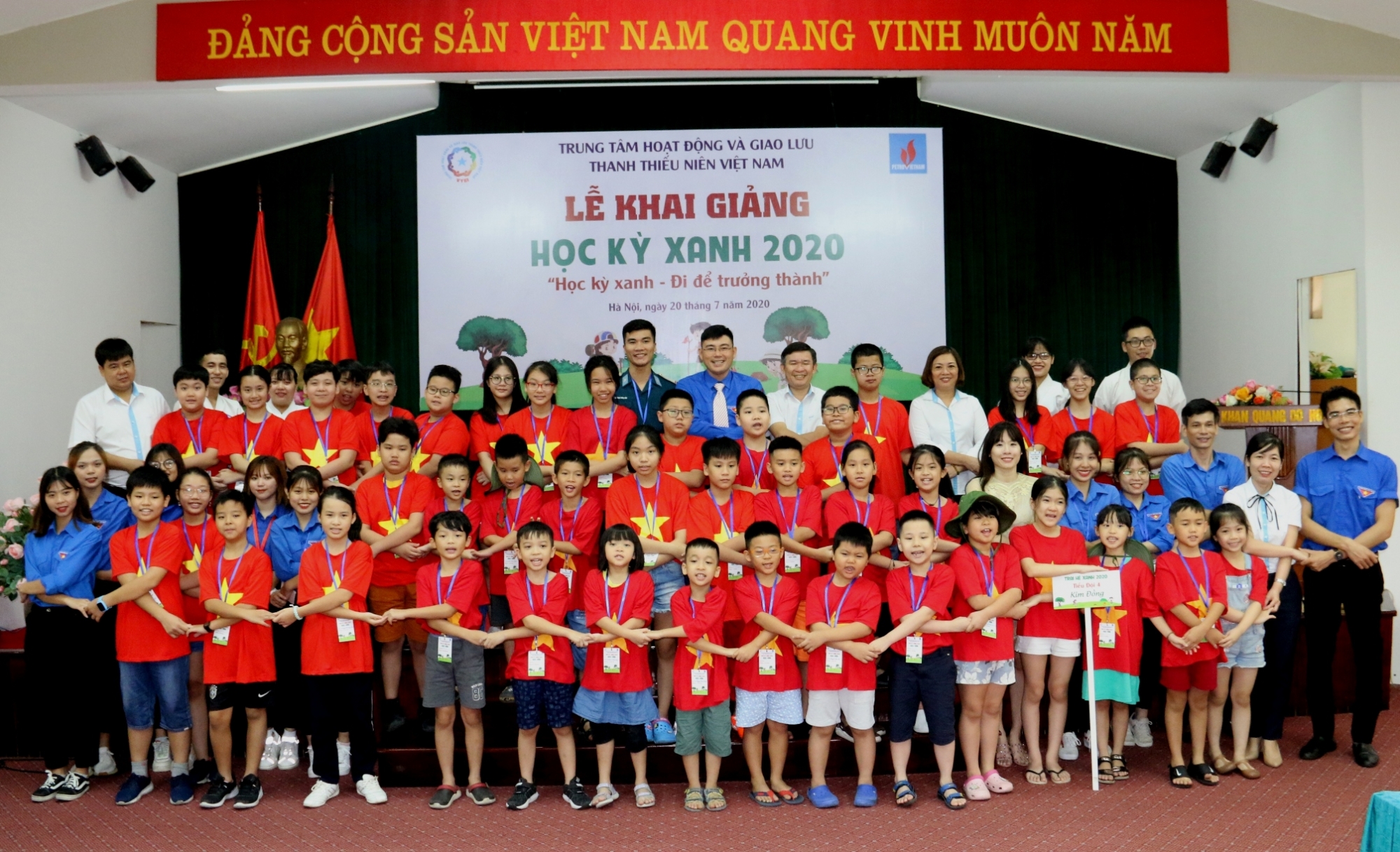 doan thanh nien co quan tap doan to chuc le khai giang hoc ky xanh 2020