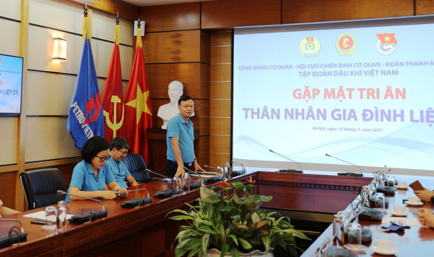 Hội CCB Cơ quan Tập đoàn gặp mặt, tri ân thân nhân các gia đình liệt sĩ